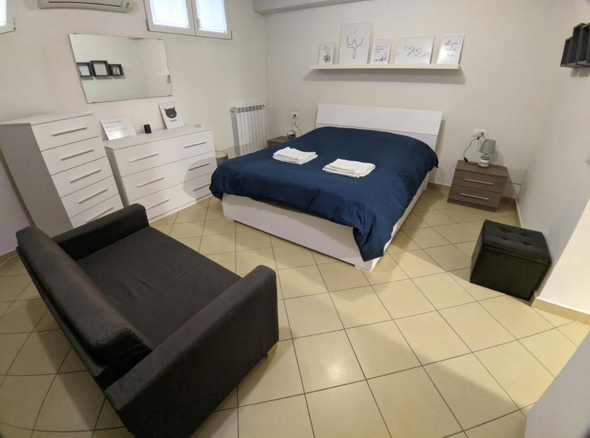 Apartment Large House 3 Floors 'n Sea Vitinia